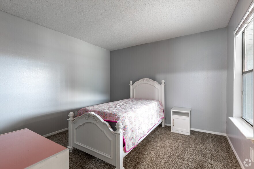 More Photos Of 1600 LaSalle Dr, Sherman Apartments For Sale