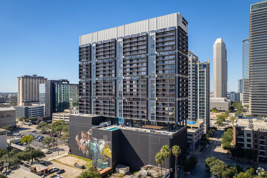 More Photos Of 1617 Fannin St, Houston Multifamily For Sale