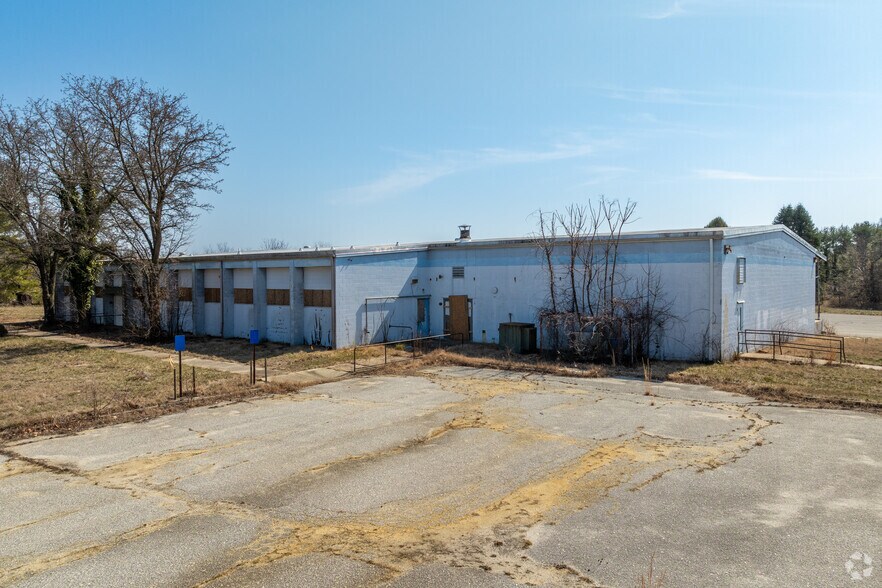 More Photos Of 100 Spring Road, Vineland Flex For Lease