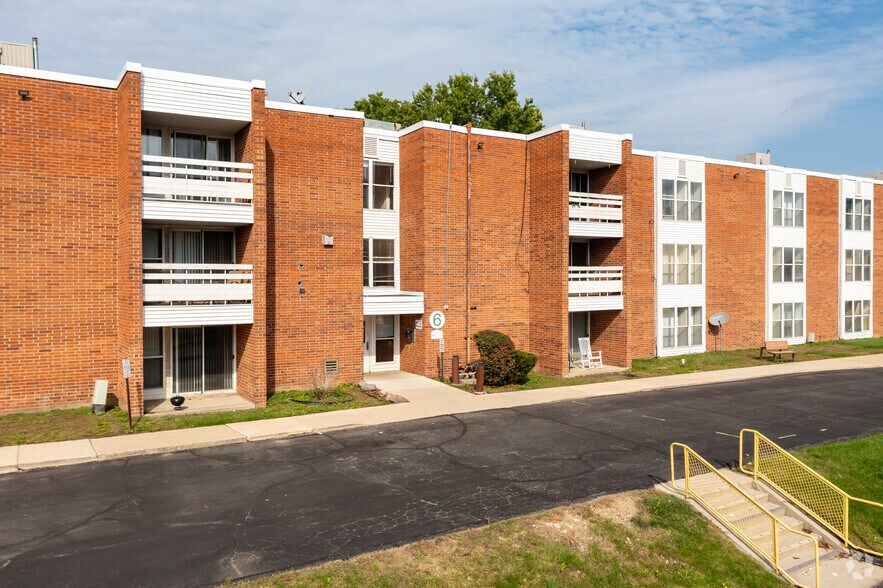 More Photos Of 28301 Franklin Rd, Southfield Multifamily For Sale