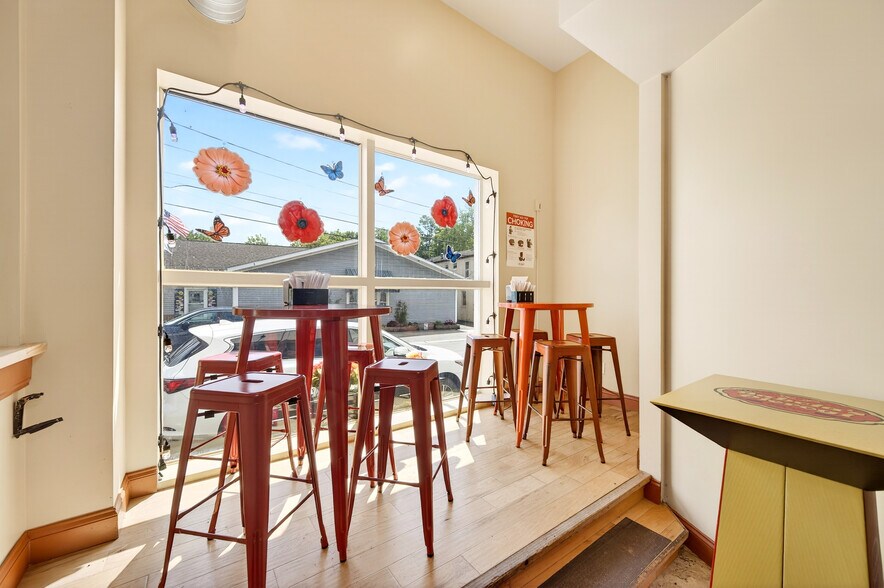 More Photos Of 33 Elm St, East Aurora Restaurant For Sale