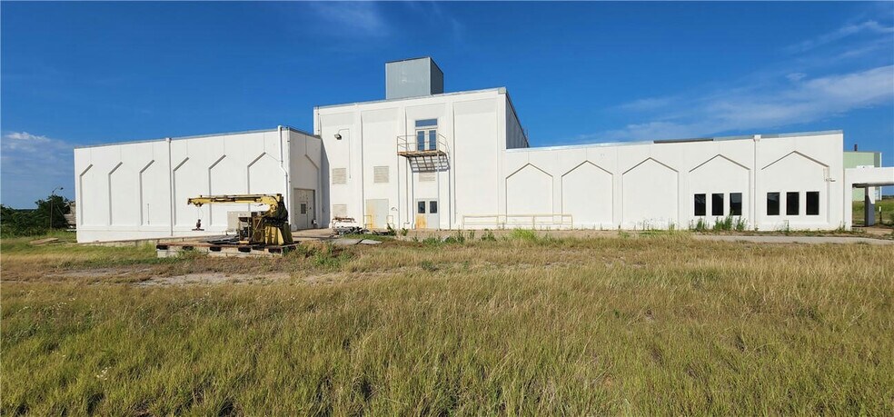 More Photos Of 120 Highway 74, Guthrie Flex For Sale