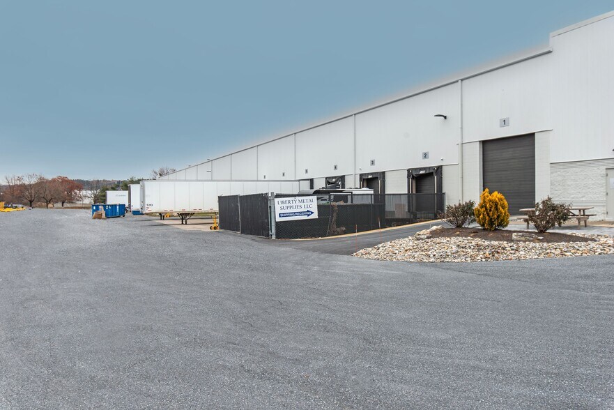 More Photos Of 6350 Hedgewood Dr, Allentown Distribution For Lease