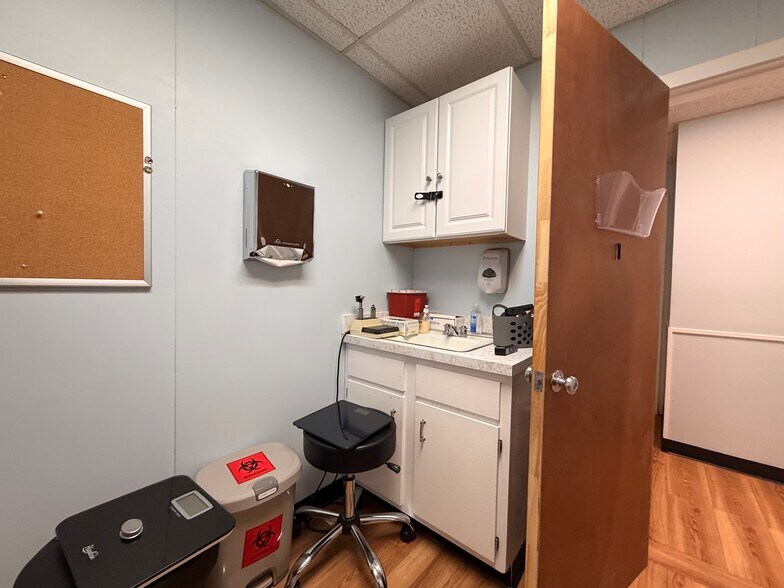 More Photos Of 333 School St, Pawtucket Medical For Sale