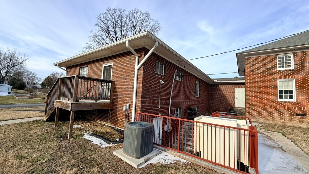 More Photos Of 204 N Main St, Richfield Specialty For Sale