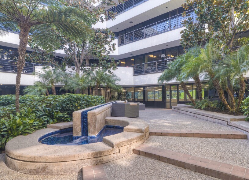 More Photos Of 10509 Vista Sorrento Pky, San Diego Office For Lease