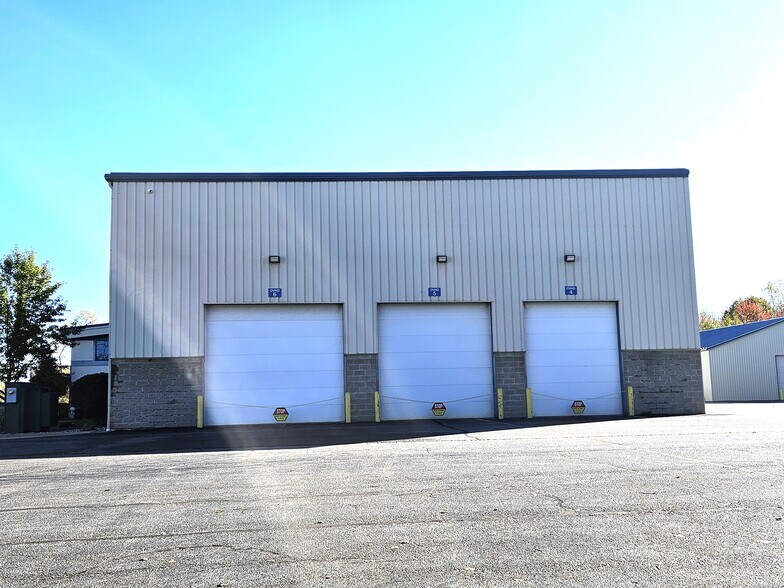 More Photos Of 3500 Contractors Dr, Midland Manufacturing For Sale