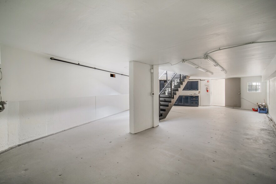 More Photos Of 2424 S Dixie Hwy, Coconut Grove Loft Creative Space For Sale