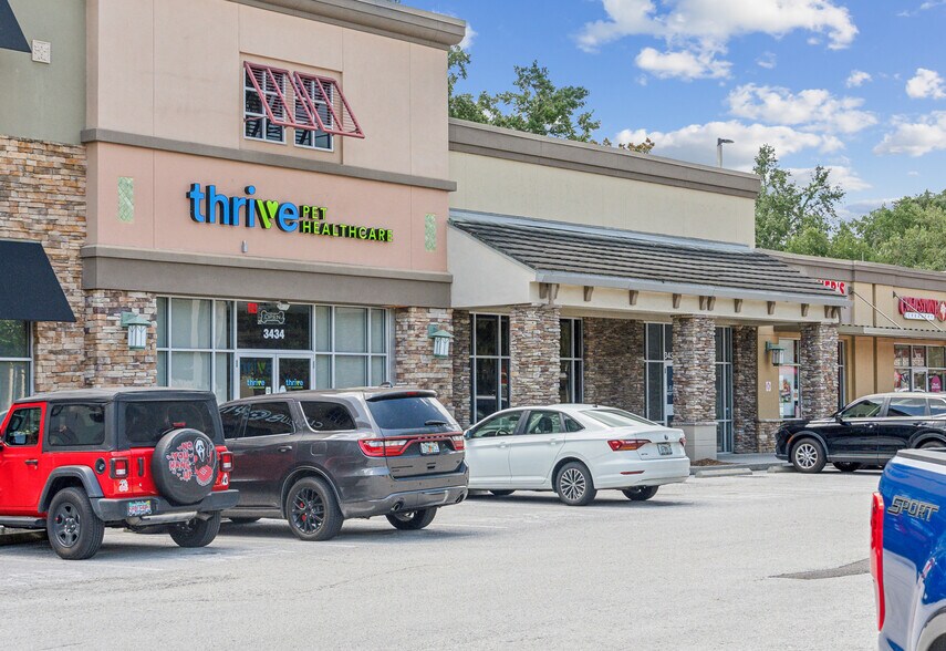 More Photos Of 3426-3478 Lithia Pinecrest Rd, Valrico General Retail For Lease