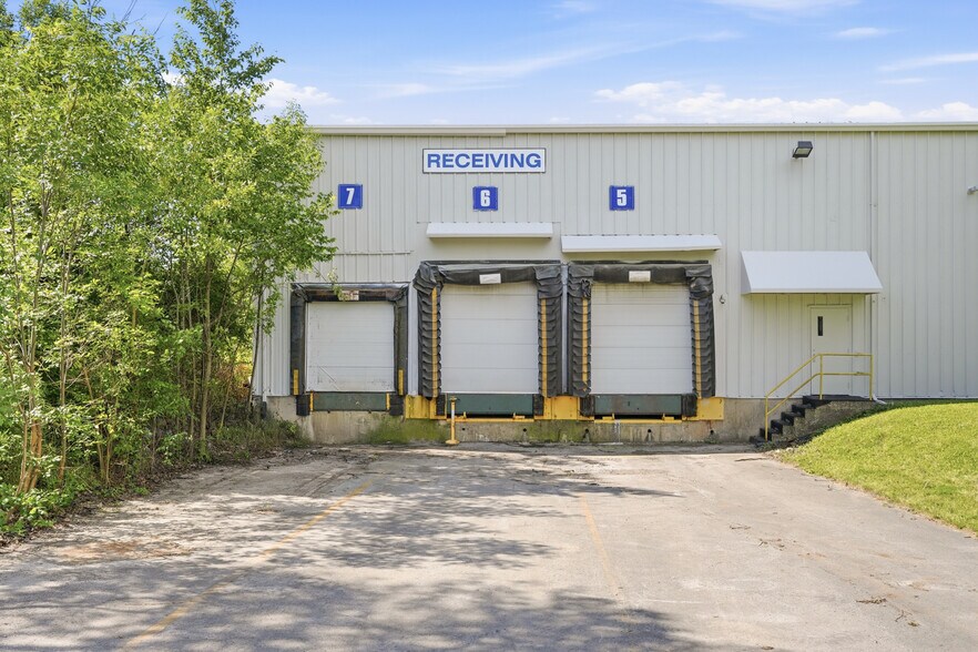 More Photos Of 6040 Progress St, Niagara Falls Warehouse For Lease