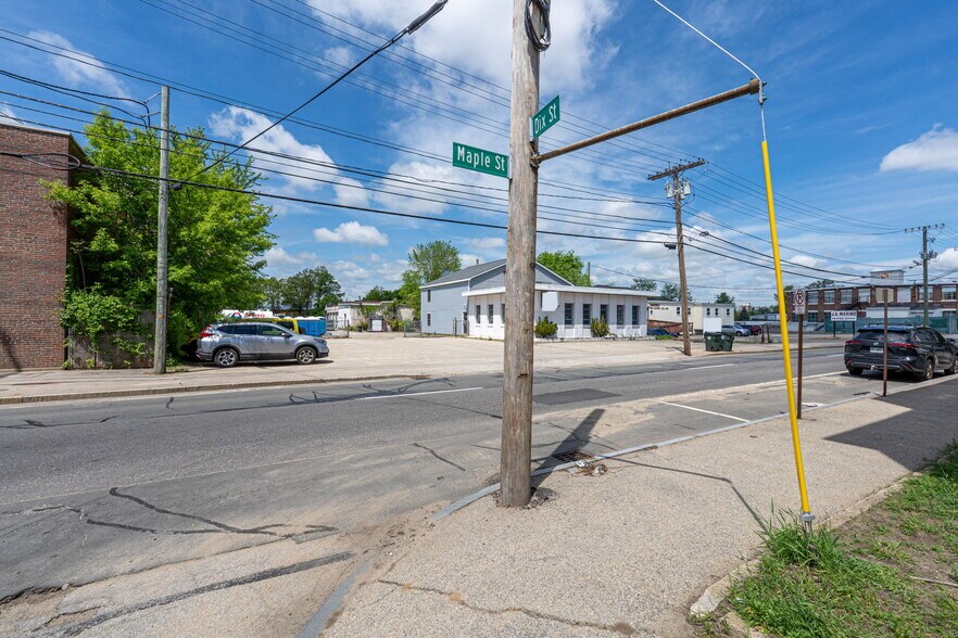 More Photos Of 76 Maple St, Manchester Office For Sale