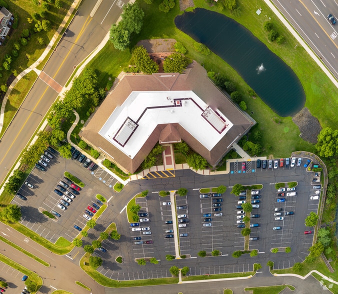 More Photos Of 1600 Manor Dr, Chalfont Office For Lease