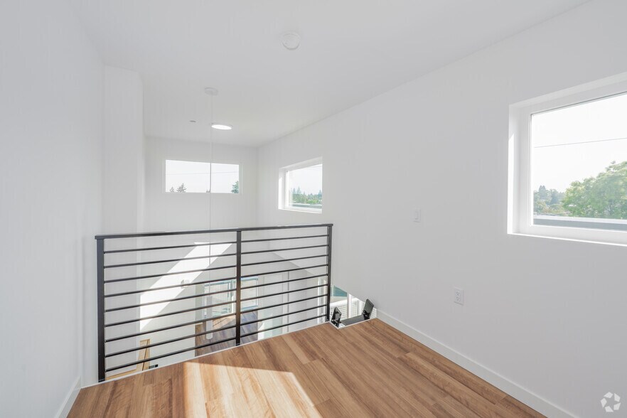 More Photos Of 9208 20th Ave SW, Seattle Apartments For Lease
