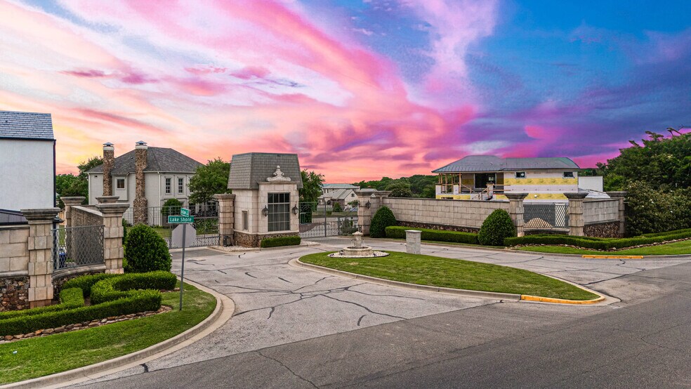 More Photos Of The Enclave, Waco Land For Sale