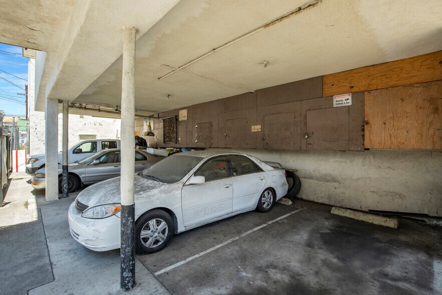 More Photos Of 1069 N Oxford Ave, Los Angeles Apartments For Sale