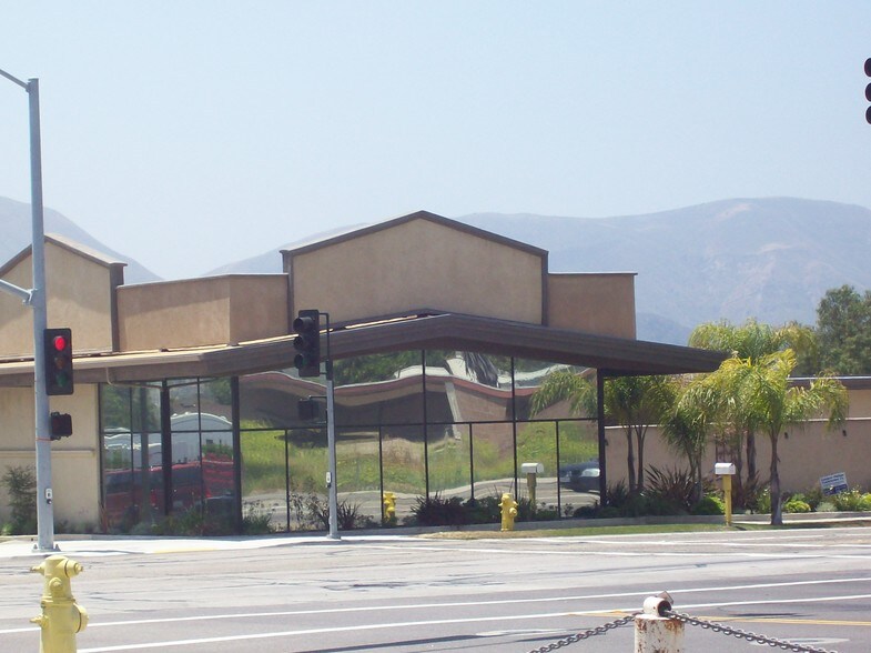Primary Photo Of 502 W Ventura St, Fillmore Auto Dealership For Lease