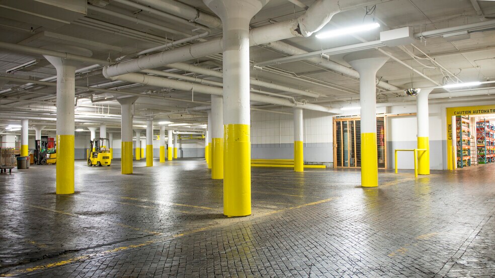 More Photos Of 1220 Mound Ave, Racine Self Storage For Lease