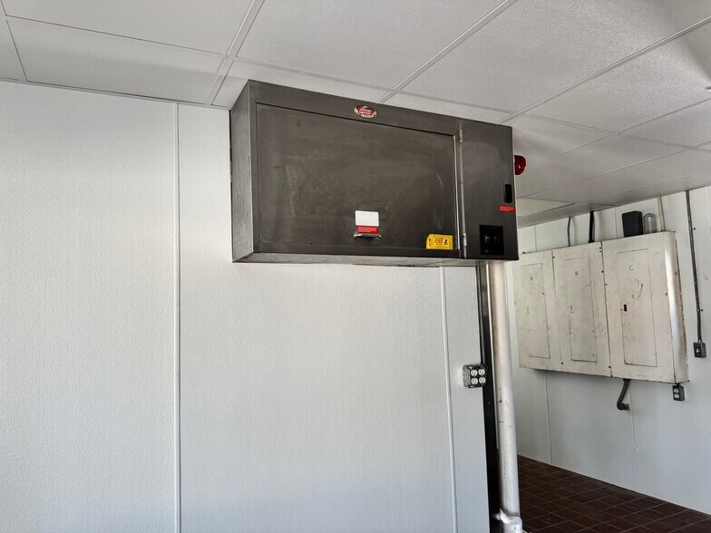 More Photos Of 3307 S Dale Mabry Hwy, Tampa Freestanding For Lease