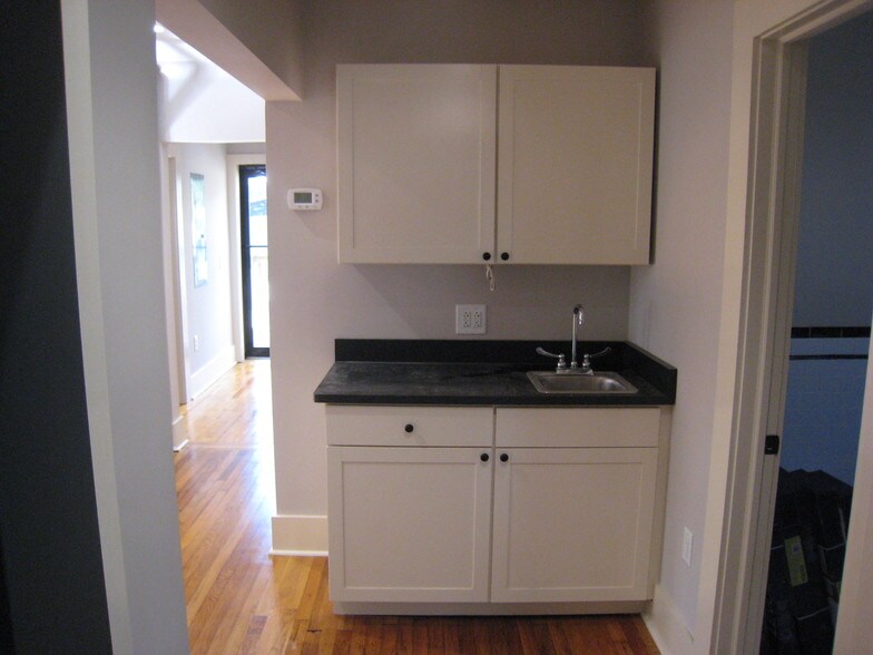 More Photos Of 58 Folly Road Blvd, Charleston Office Residential For Lease