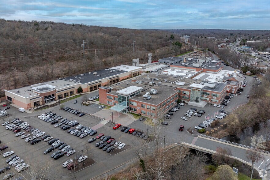 More Photos Of 761 Main Ave, Norwalk Office For Lease