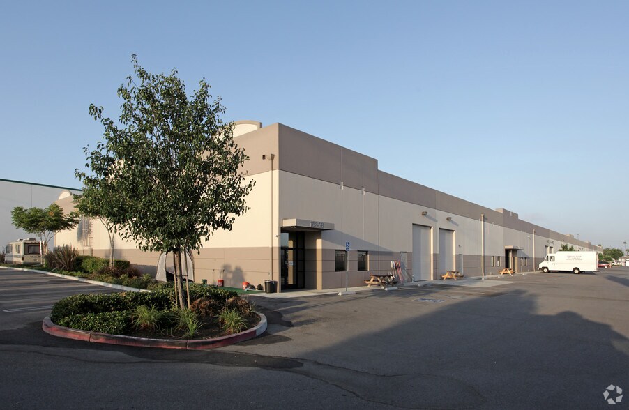 More Photos Of 16820-16900 S Main St, Gardena Warehouse For Lease