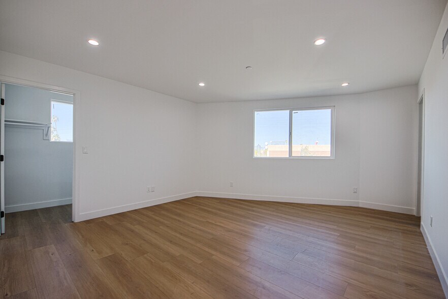 More Photos Of 1636 Longwood Ave, Los Angeles Apartments For Sale
