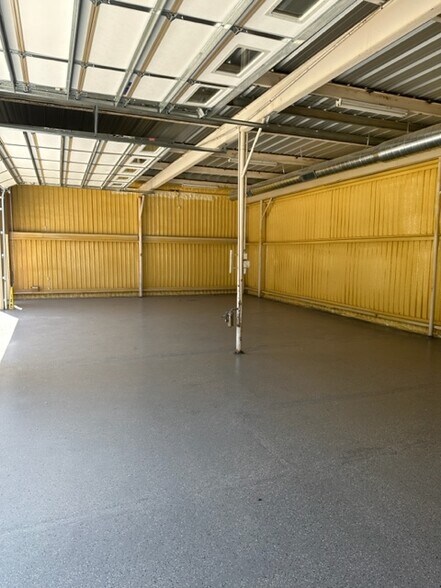 More Photos Of 1112 W Adams St, Phoenix Light Distribution For Sale
