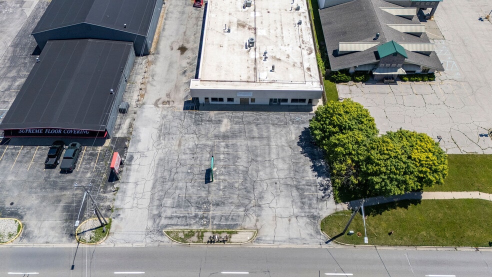 More Photos Of 3220 Bay Rd, Saginaw Storefront For Sale