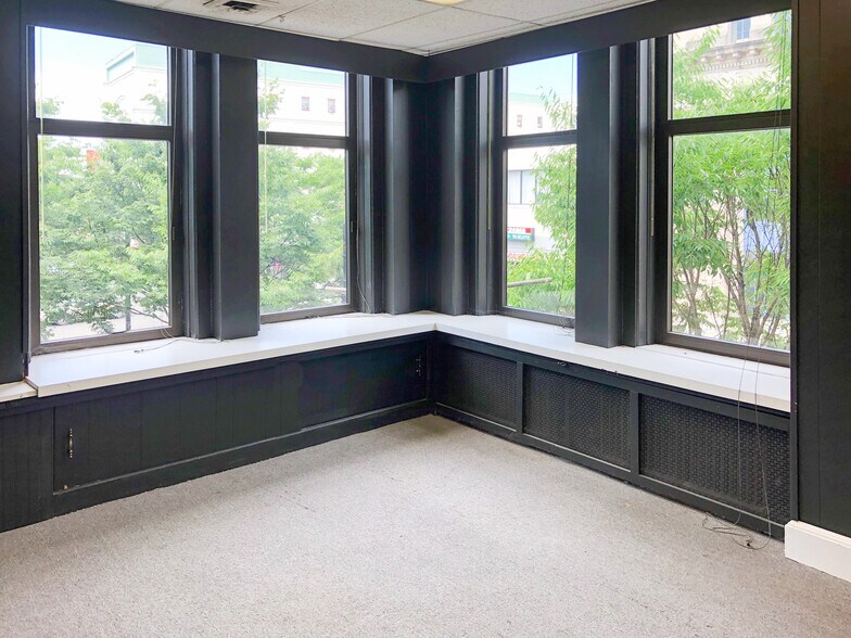 More Photos Of 100-106 E Front St, Plainfield Office For Lease