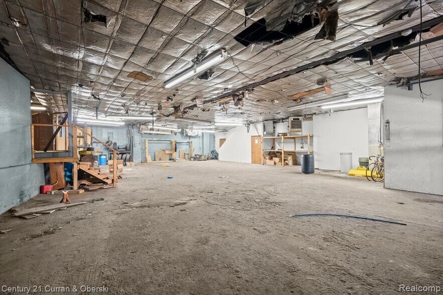 More Photos Of 801 W Main St, Owosso Office For Sale