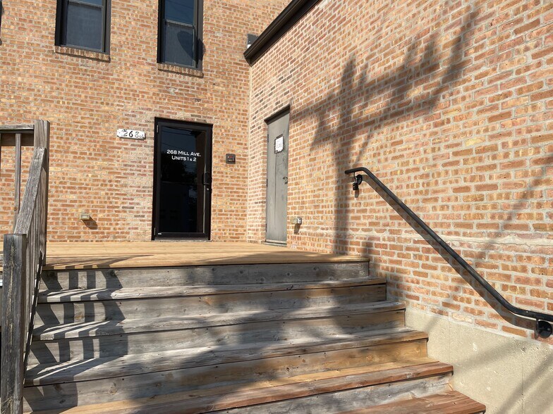 More Photos Of 268 Mill Ave, Hampshire Flex For Lease