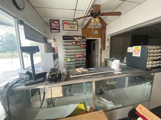 More Photos Of 6023 Kingsley Lake Dr, Starke Service Station For Sale