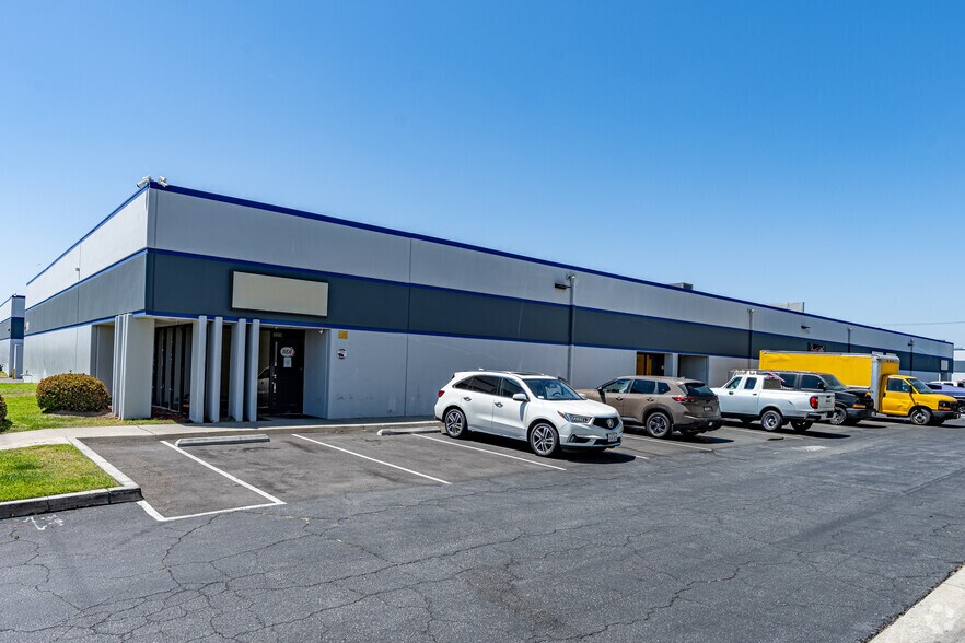 More Photos Of 4901 Patata St, Cudahy Unknown For Lease