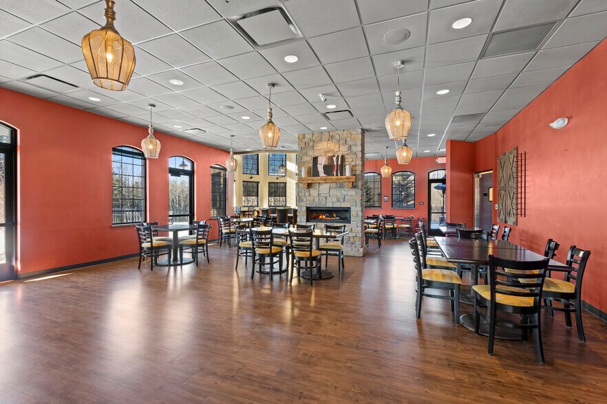 More Photos Of 8103 WI-42 Hwy, Egg Harbor General Retail For Sale