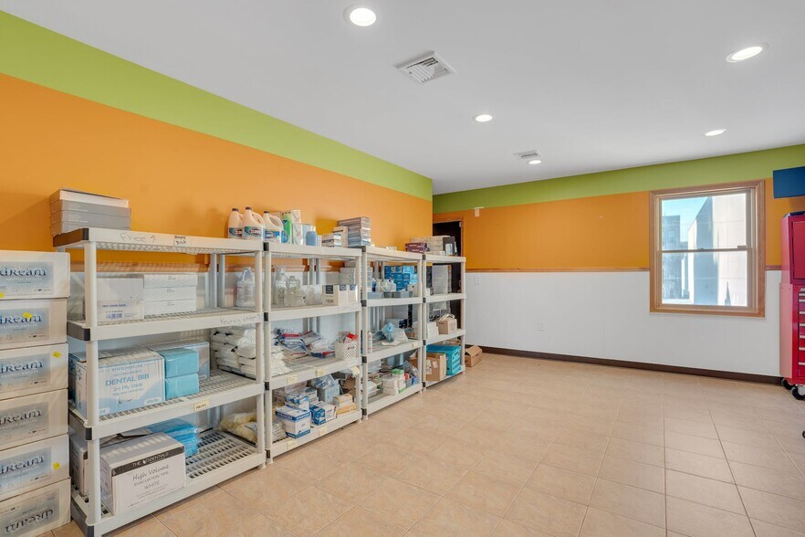 More Photos Of 5405 Bergenline Ave, West New York Storefront Retail Office For Lease