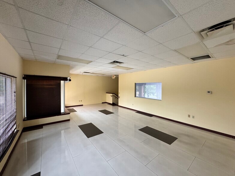 More Photos Of 4333 Silver Star Rd, Orlando Warehouse For Sale