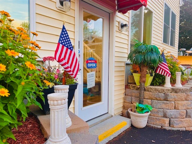 More Photos Of 18 Ocean Park Rd, Saco Hotel For Sale