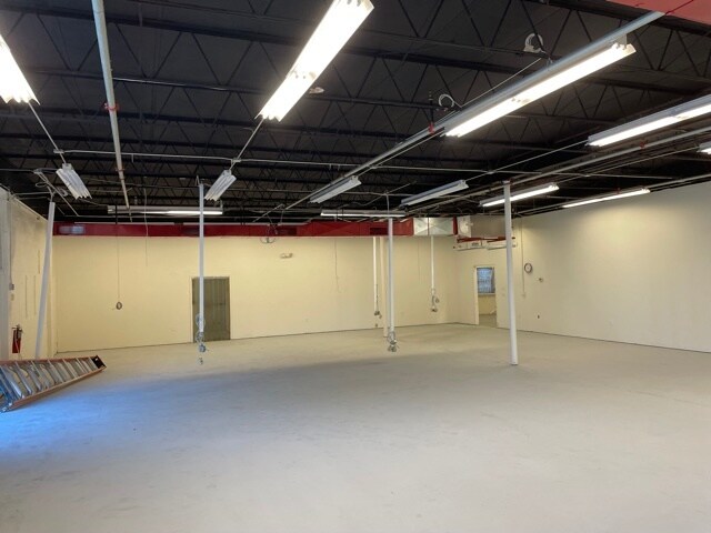 More Photos Of 1815 10th Ave N, Lake Worth Beach Warehouse For Lease