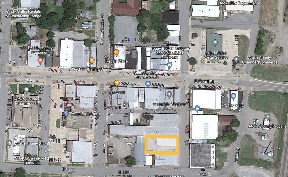 More Photos Of 165 S Ohio Ave, Atoka Bar For Sale