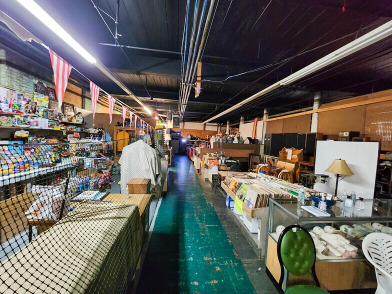 More Photos Of 460 Globe St, Fall River Showroom For Sale