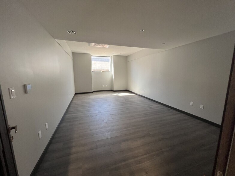 More Photos Of 4906 Alcoa Ave, Vernon Warehouse For Sale