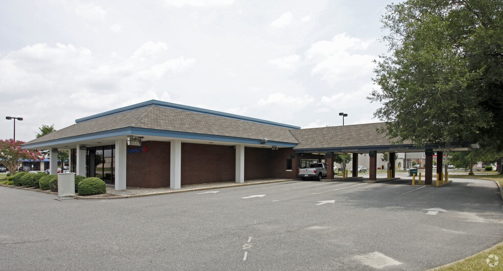 More Photos Of 4040 Victory Blvd, Portsmouth Unknown For Lease