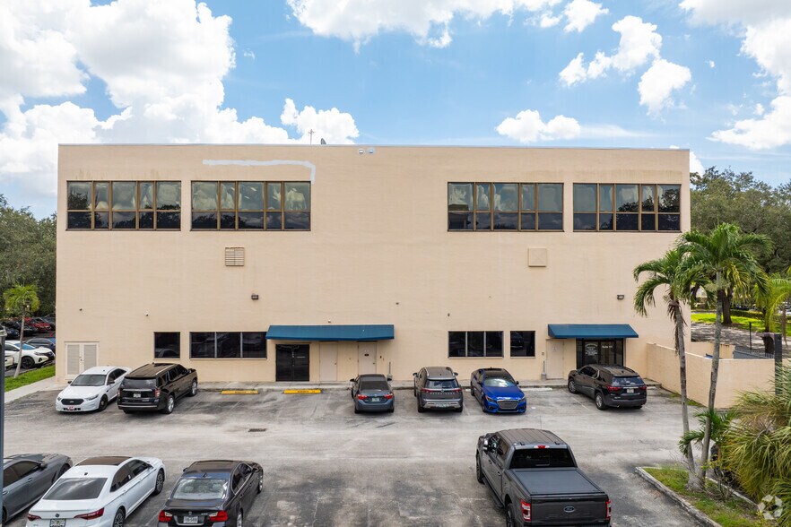 More Photos Of 14100 palmetto frontage Rd, Miami Lakes Office Residential For Sale
