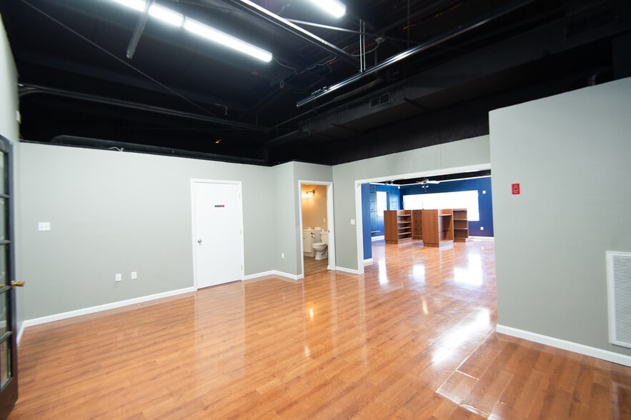 More Photos Of 2934 Ocean Gtwy, Cambridge Freestanding For Sale