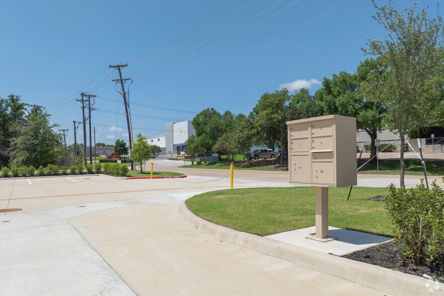 More Photos Of 2250 114th St, Grand Prairie Distribution For Sale