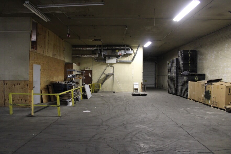 More Photos Of 319 Main Ave W, Twin Falls Storefront For Sale