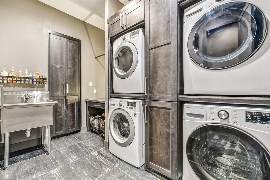 More Photos Of 316 Morningside Dr, Friendswood Loft Creative Space For Sale