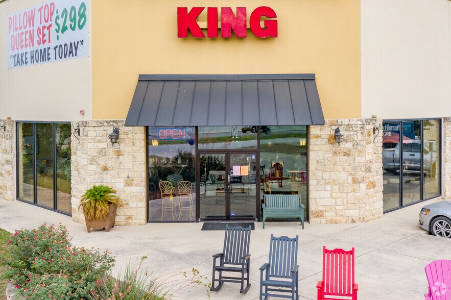 More Photos Of 15273 Interstate 35 N, Selma Freestanding For Lease