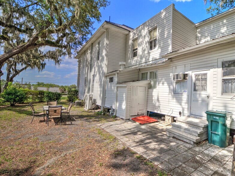 More Photos Of 944 E Silver Springs Blvd, Ocala Office For Sale