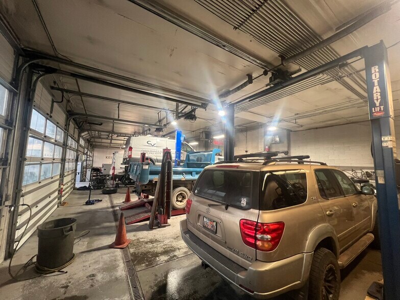 More Photos Of 2627 S 300 W, Salt Lake City Auto Repair For Sale
